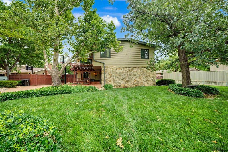 125 S Hilldale Rd, Salina, KS 67401