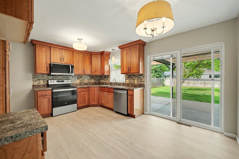 2059 Norton St, Salina, KS 67401