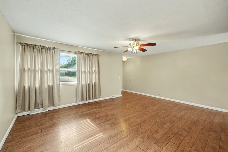 2059 Norton St, Salina, KS 67401