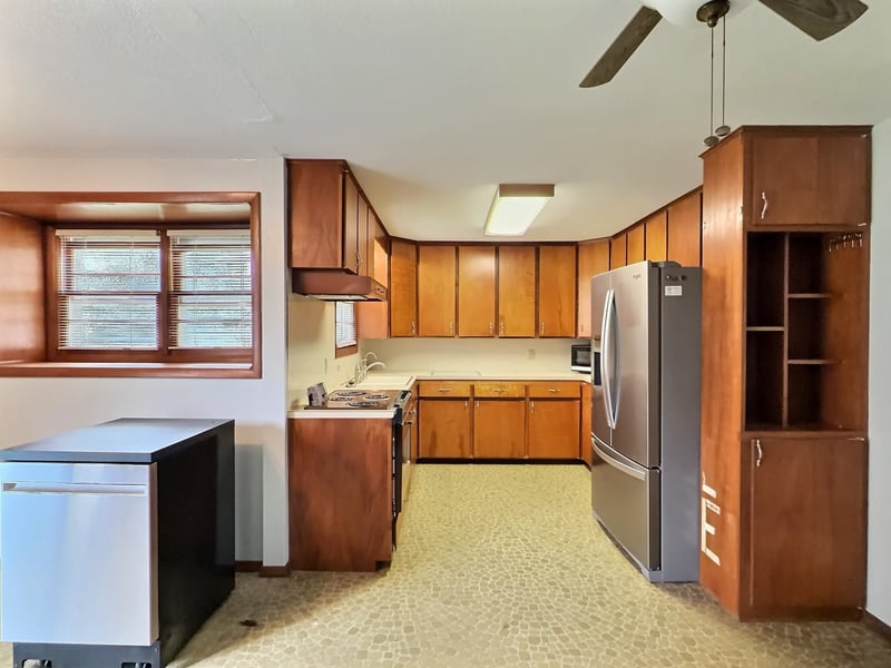 804 Mclain Ave, Newton, KS 67114
