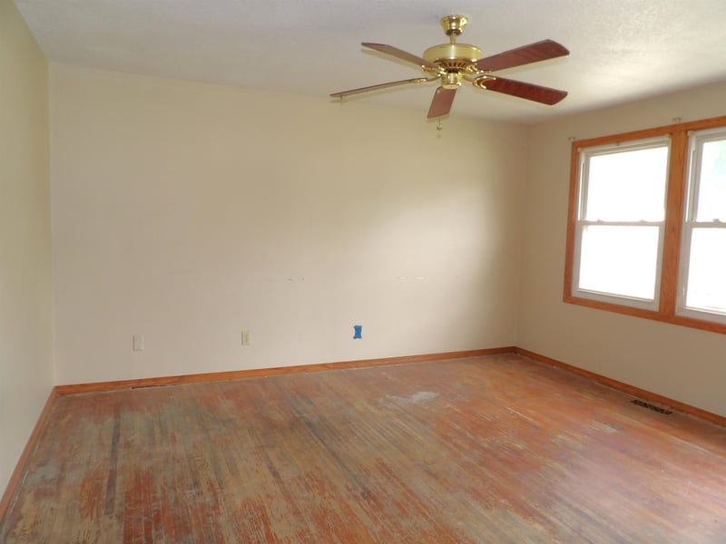 4545 S Oak St, Wichita, KS 67217