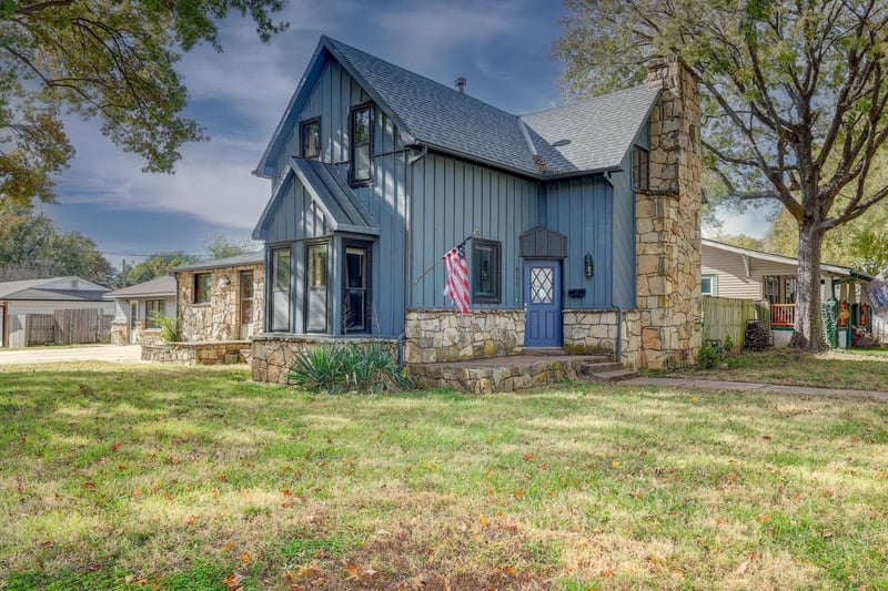 915 15th Ave, Winfield, KS 67156