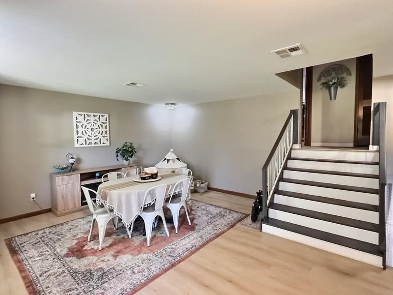 818 Greenway Ct, Derby, KS 67037