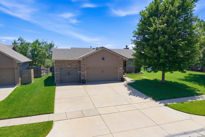 13701 Lost Creek St, Wichita, KS 67235