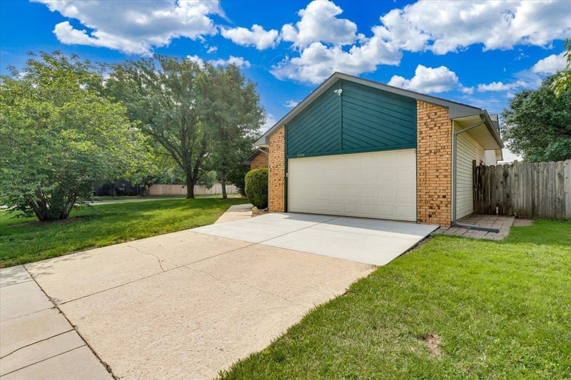 11003 3rd , Wichita, KS 67212