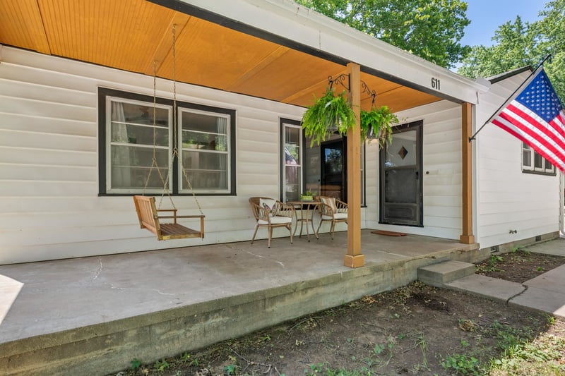 611 S Central Ave, Mulvane, KS 67110