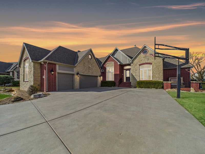 7972 Caribou Pl, Bel Aire, KS 67226