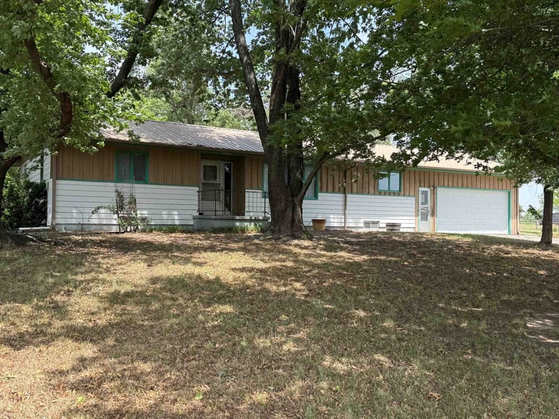 914 Burmac Rd, Burrton, KS 67020