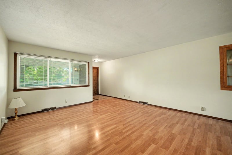 2625 Robin Rd, Salina, KS 67401
