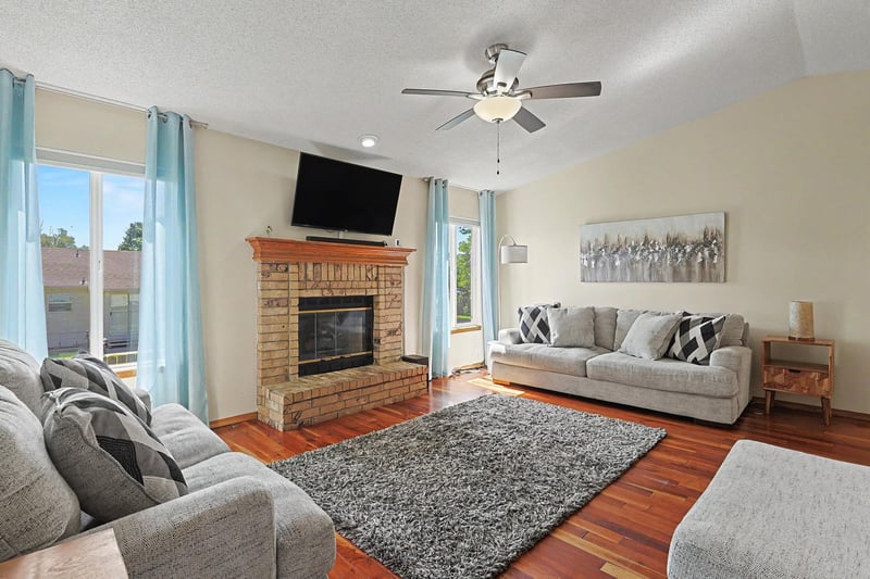 2244 S Rutledge St, Wichita, KS 67209