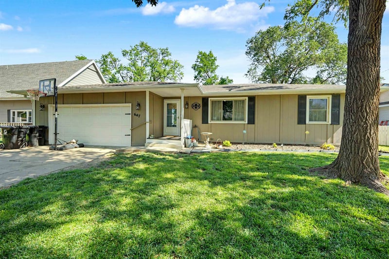 647 Neal Ave, Salina, KS 67401