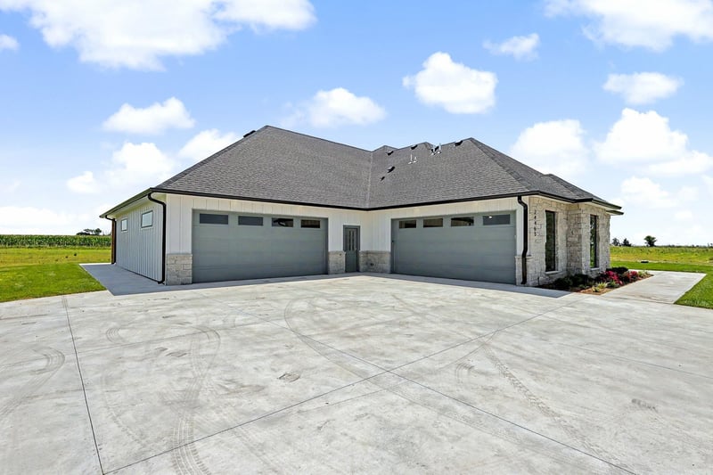 24465 Stonebottom Ct, Goddard, KS 67052