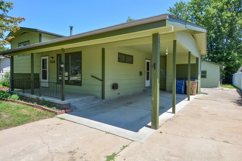 536 Meeds Dr, Valley Center, KS 67147
