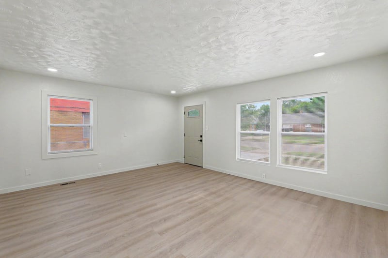 1937 Piatt Ave, Wichita, KS 67214-1831