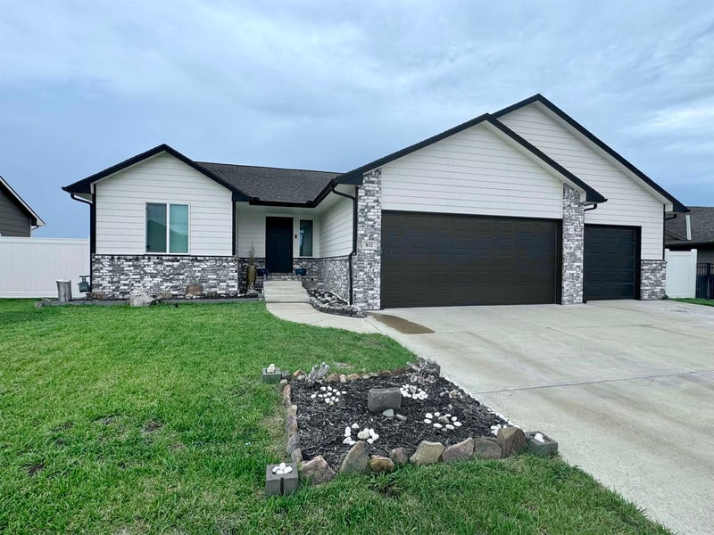 832 E Sunset, Goddard, KS 67052