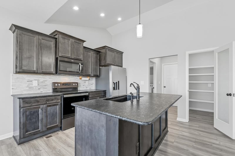 832 Sunset , Goddard, KS 67052