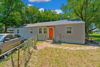 4210 E Menlo Dr, Wichita, KS 67218