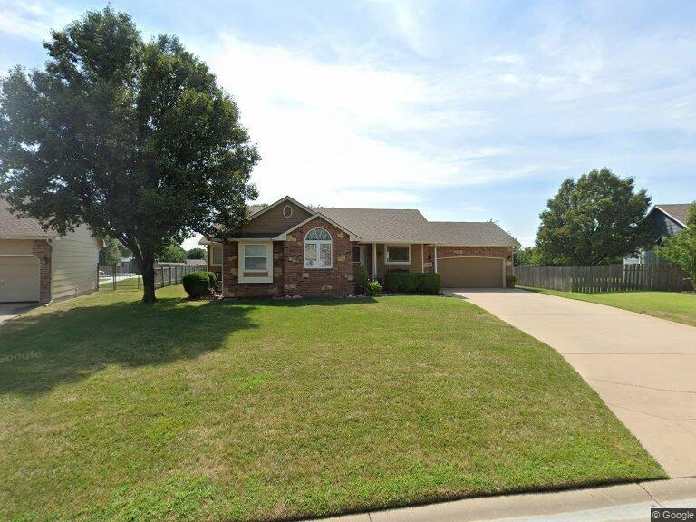2813 Stoney Brook Ln, Augusta, KS 67010