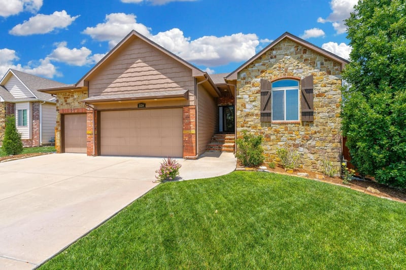 2224 N Flutter Ct, Wichita, KS 67228