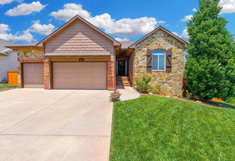 2224 N Flutter Ct, Wichita, KS 67228