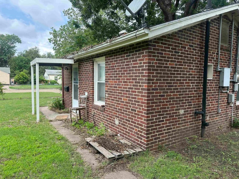 1938 W Walker St, Wichita, KS 67213