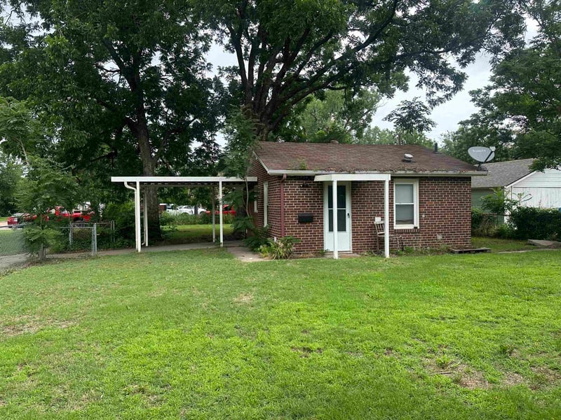 1938 W Walker St, Wichita, KS 67213