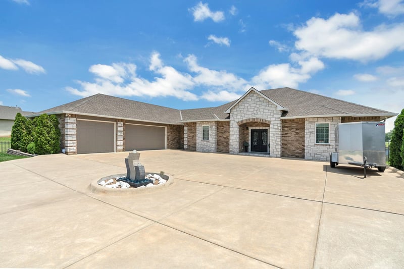 6628 Hydraulic , Wichita, KS 67216