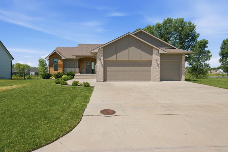 517 S Horseshoe Bend, Maize, KS 67101