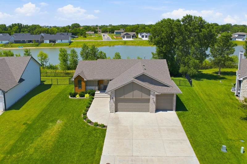 517 Horseshoe Bend, Maize, KS 67101