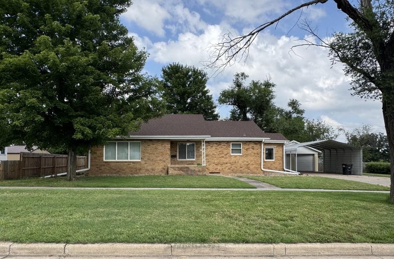211 S First Ave, Minneapolis, KS 67467