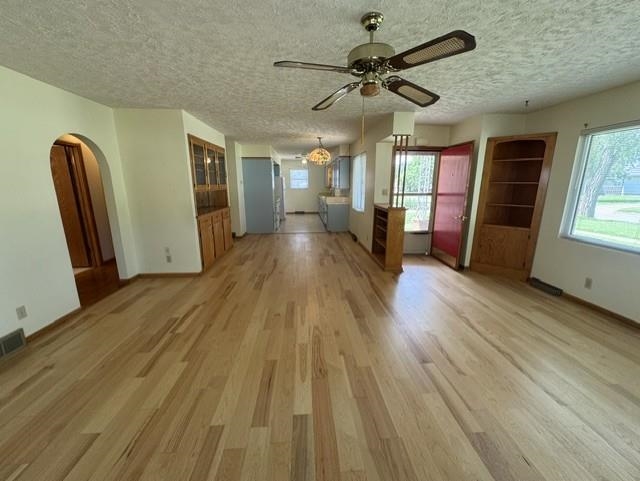 211 S First Ave, Minneapolis, KS 67467
