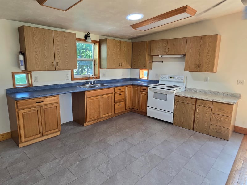 317 Wagner St, Dexter, KS 67038