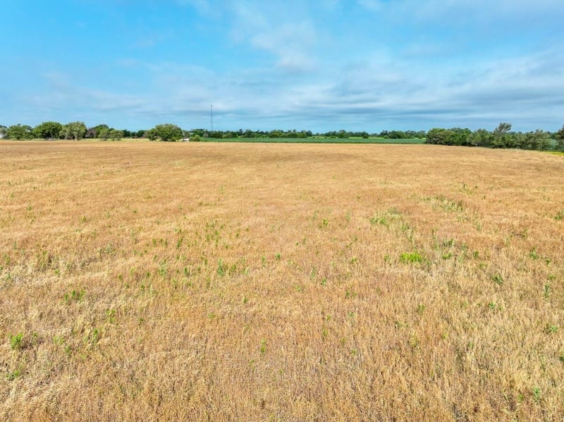 000 S Kansas Rd, Newton, KS 67114
