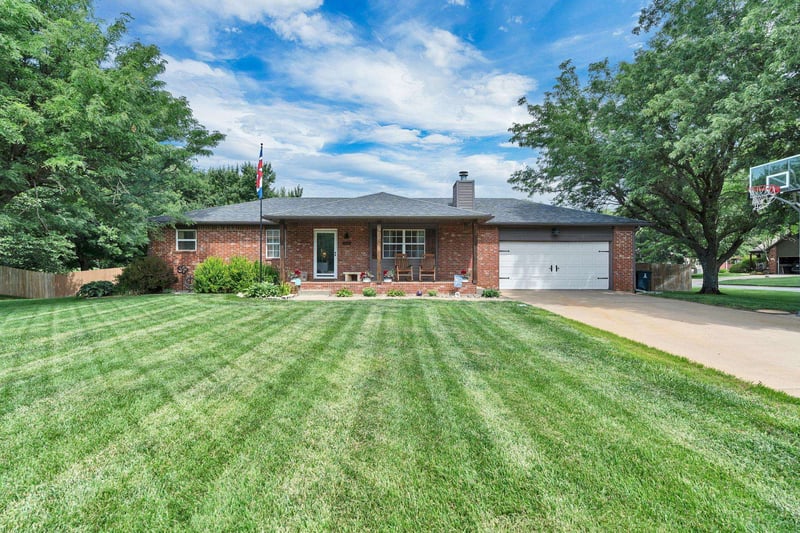 1715 Post Ct, El Dorado, KS 67042