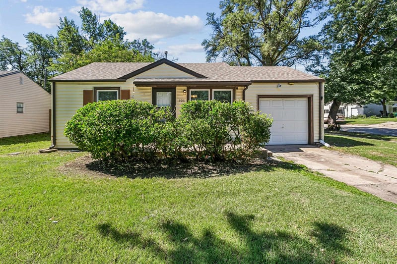 5901 E Bayley St, Wichita, KS 67218