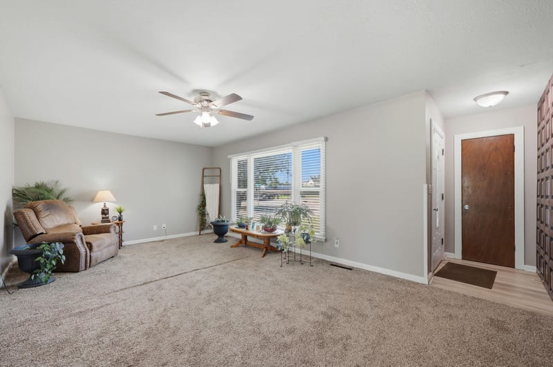 452 S Meadowhaven St, Wichita, KS 67209