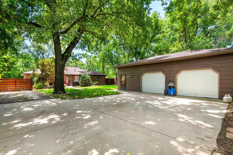 3111 N Porter Ave, Wichita, KS 67204