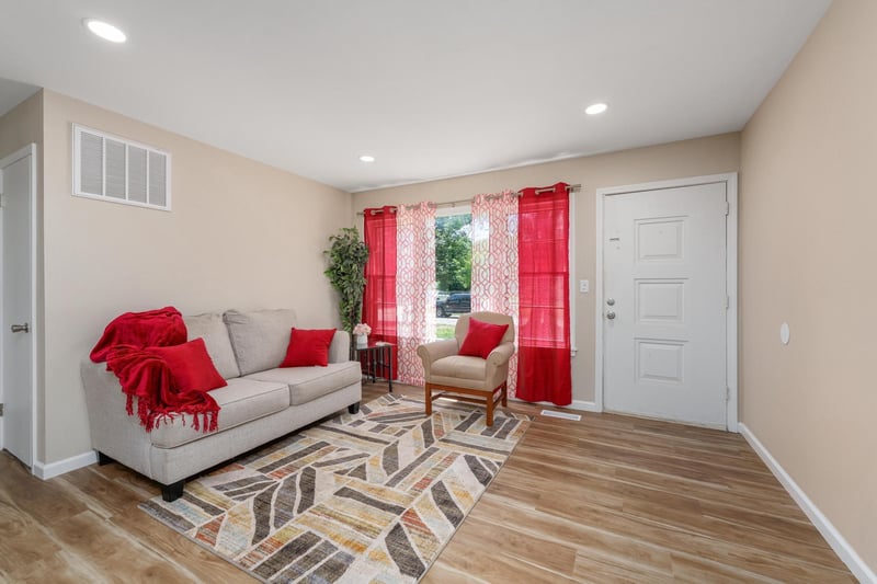 542 Sunrise Dr, Wichita, KS 67217