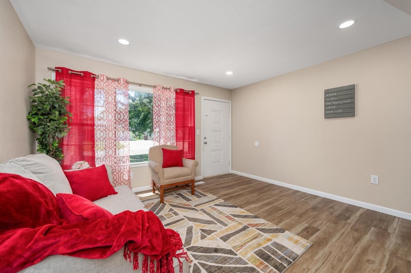 542 Sunrise Dr, Wichita, KS 67217