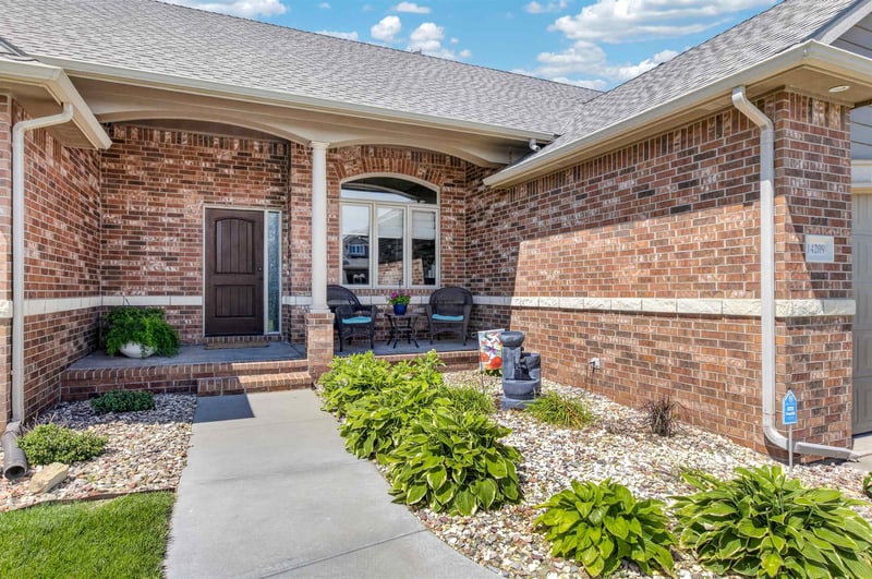 14209 Binter Cir, Wichita, KS 67235