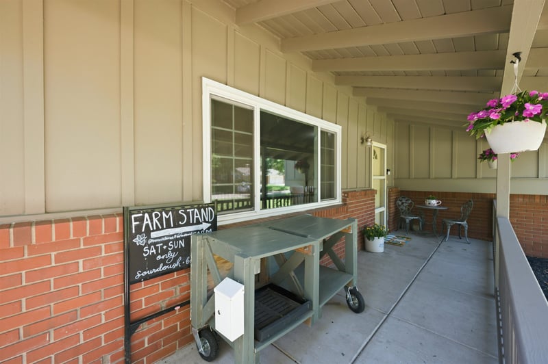 163 S Lochinvar St, Wichita, KS 67207