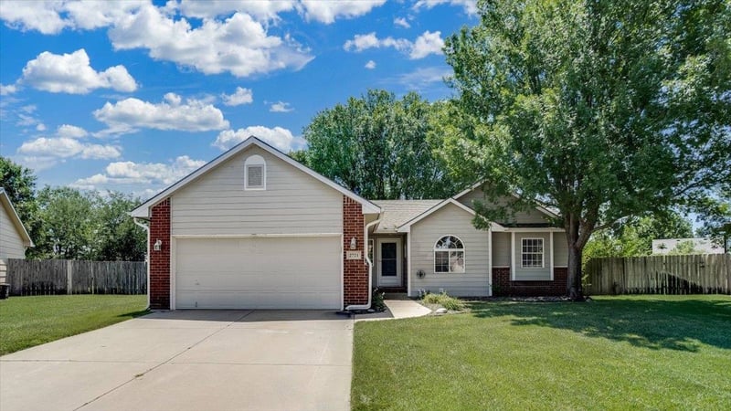 2721 Stoney Point Ct, Wichita, KS 67205