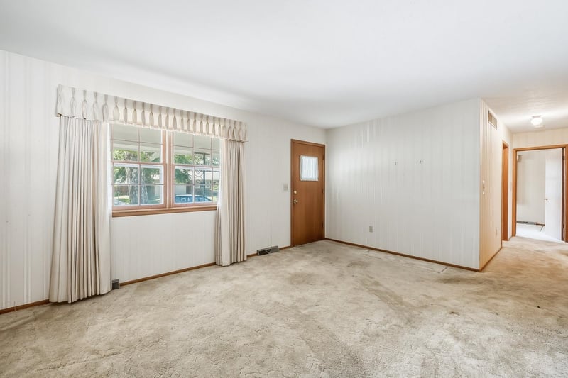 1209 N Sunset Dr, Mulvane, KS 67110