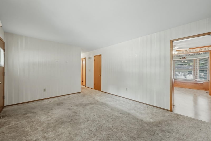 1209 N Sunset Dr, Mulvane, KS 67110