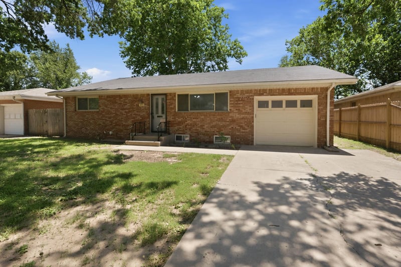 2215 Stafford St, Wichita, KS 67211