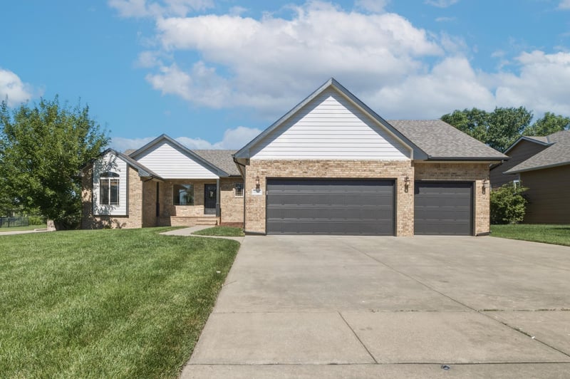 2503 Springdale Cir, Wichita, KS 67228
