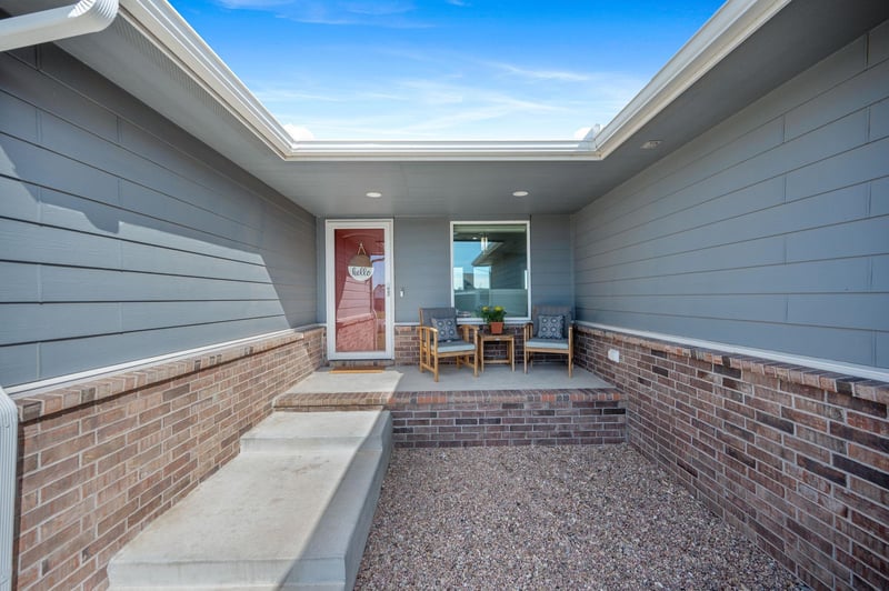 768 E Sunset Cir, Goddard, KS 67052