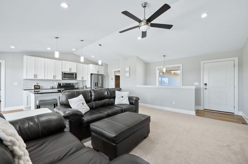 768 E Sunset Cir, Goddard, KS 67052