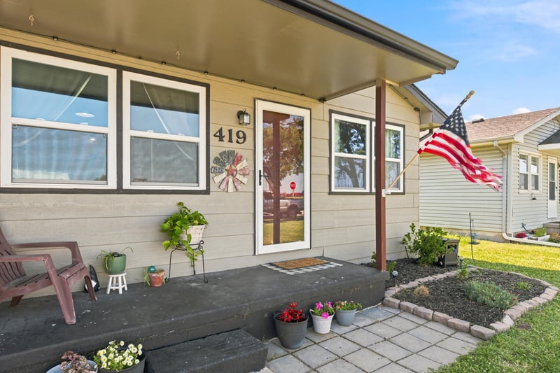 419 N Sedgwick Ave, Burrton, KS 67020