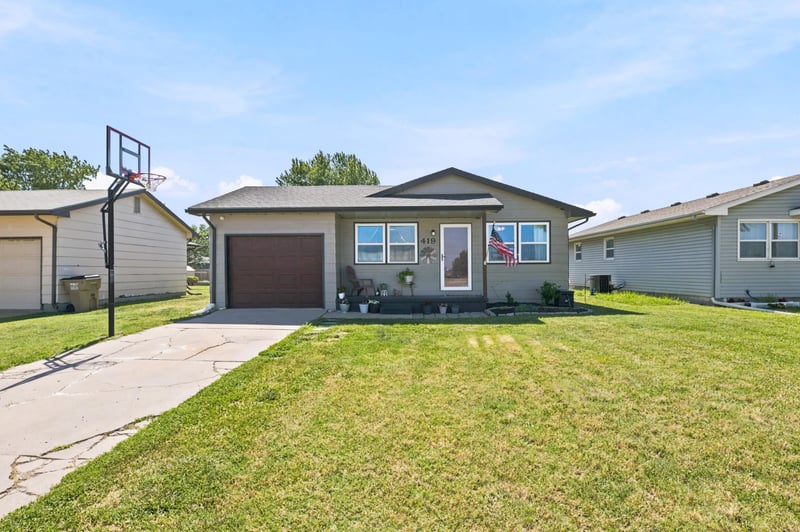 419 N Sedgwick Ave, Burrton, KS 67020